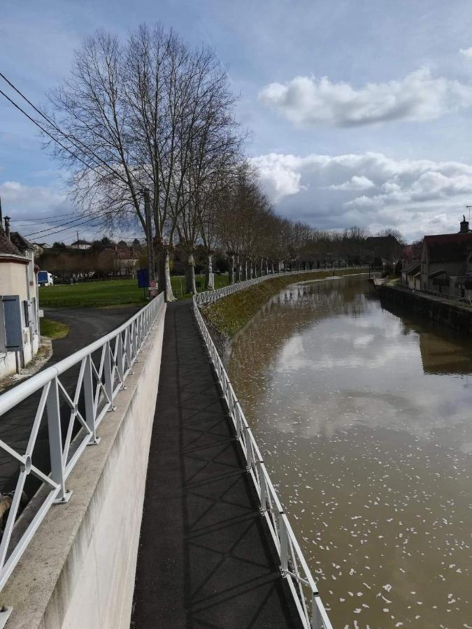 Le Loft Montargis Gien Maison De Ville Sainte Genevieve des Bois Bagian luar foto